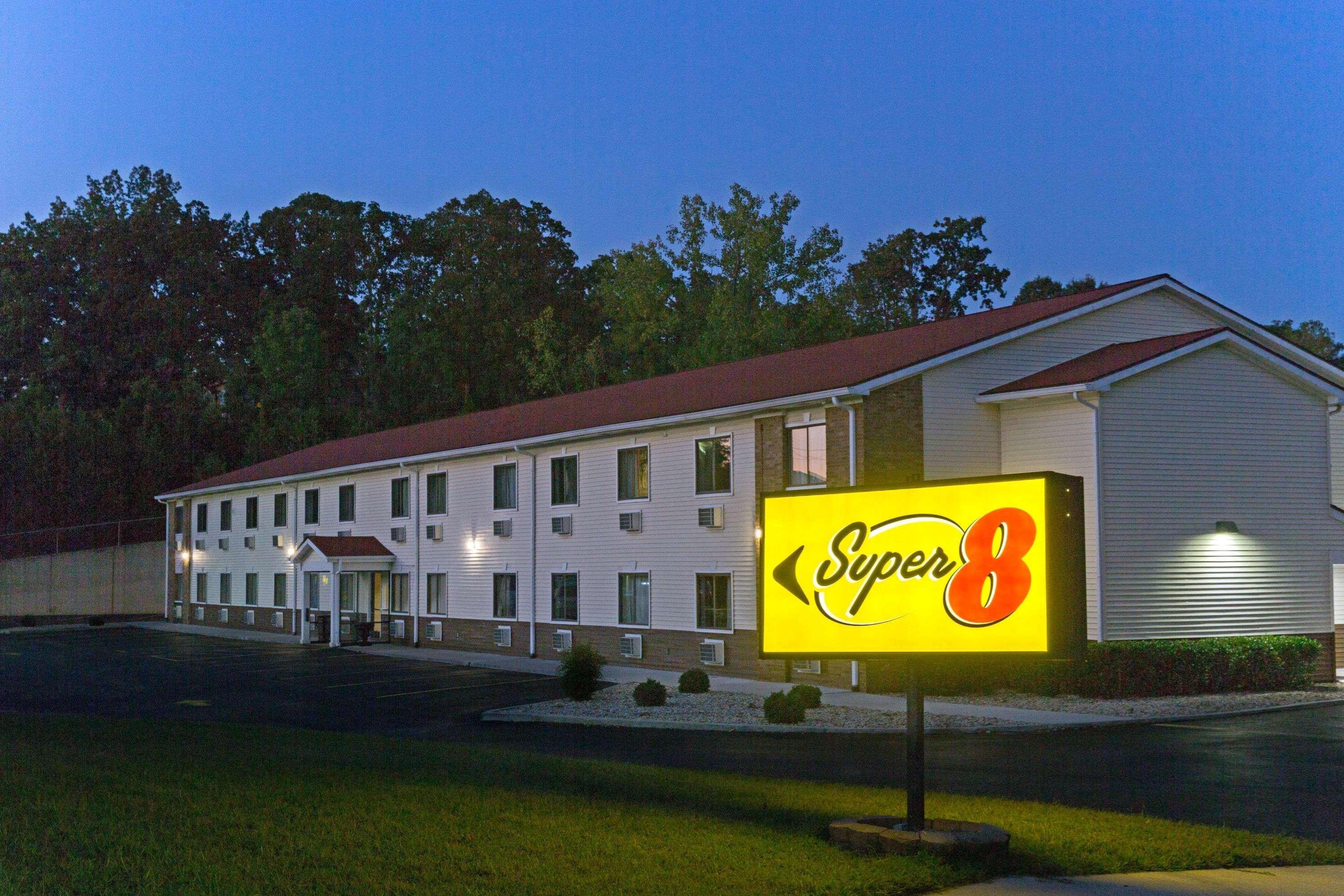 Super 8 By Wyndham Radcliff Ft. Knox Area Hotel Exterior foto